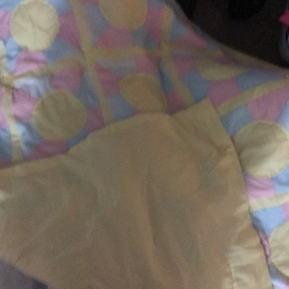 Handmade quilt - Picture 2 of 3